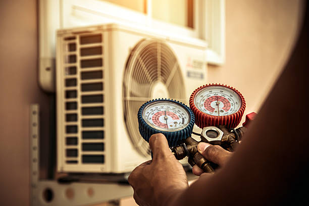 Professional Hvac Installation technician working in Bastrop, TX